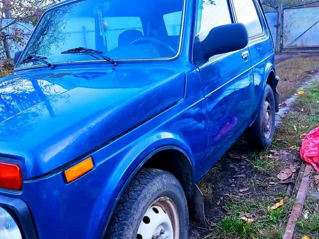 Синий ВАЗ Нива, объемом двигателя 1.7 л и пробегом 116 тыс. км за 3500 $, фото 3 на Automoto.ua