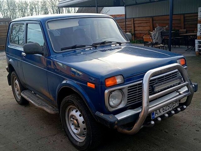 Синий ВАЗ Нива, объемом двигателя 1.7 л и пробегом 200 тыс. км за 3000 $, фото 2 на Automoto.ua