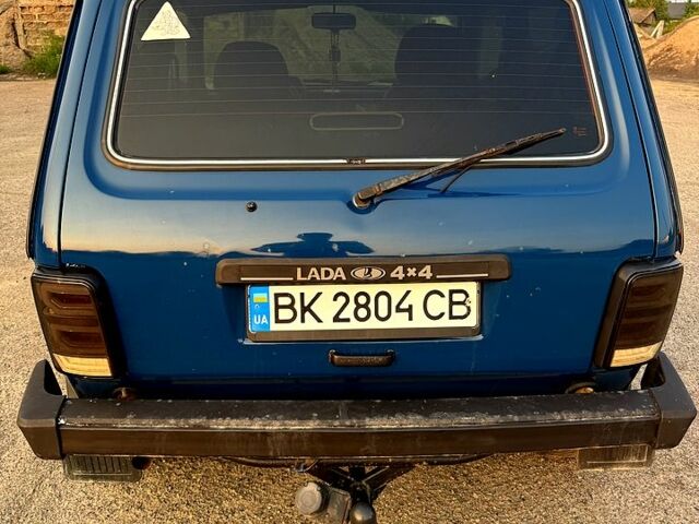 Синий ВАЗ Нива, объемом двигателя 1.7 л и пробегом 108 тыс. км за 4800 $, фото 4 на Automoto.ua