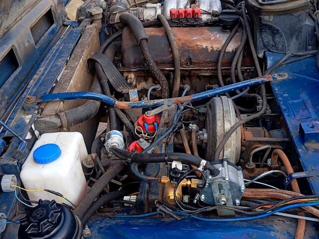 Синий ВАЗ Нива, объемом двигателя 1.7 л и пробегом 200 тыс. км за 3000 $, фото 5 на Automoto.ua