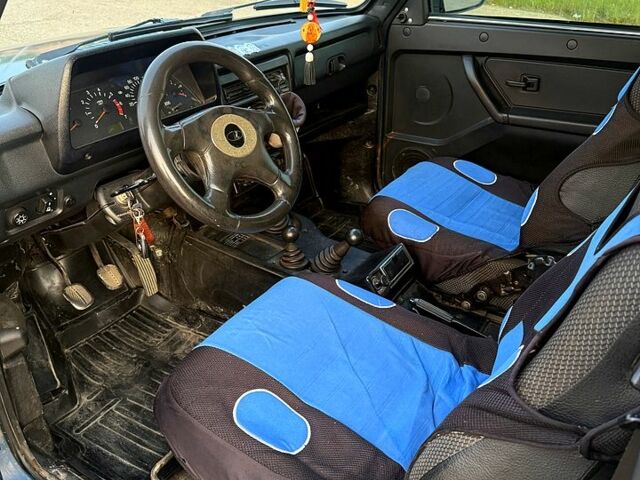 Синий ВАЗ Нива, объемом двигателя 1.7 л и пробегом 108 тыс. км за 4800 $, фото 7 на Automoto.ua