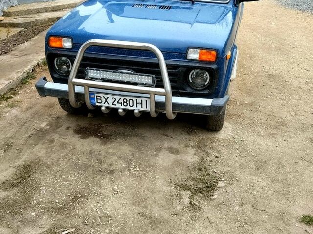 Синий ВАЗ Нива, объемом двигателя 1.7 л и пробегом 127 тыс. км за 4200 $, фото 1 на Automoto.ua