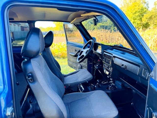 Синий ВАЗ Нива, объемом двигателя 1.7 л и пробегом 57 тыс. км за 5300 $, фото 6 на Automoto.ua