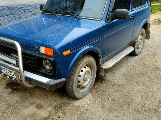 Синий ВАЗ Нива, объемом двигателя 1.7 л и пробегом 127 тыс. км за 4200 $, фото 4 на Automoto.ua