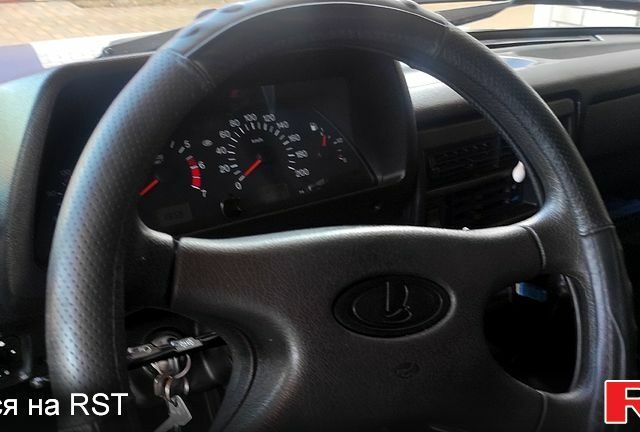 Синий ВАЗ Нива, объемом двигателя 1.7 л и пробегом 117 тыс. км за 6200 $, фото 3 на Automoto.ua