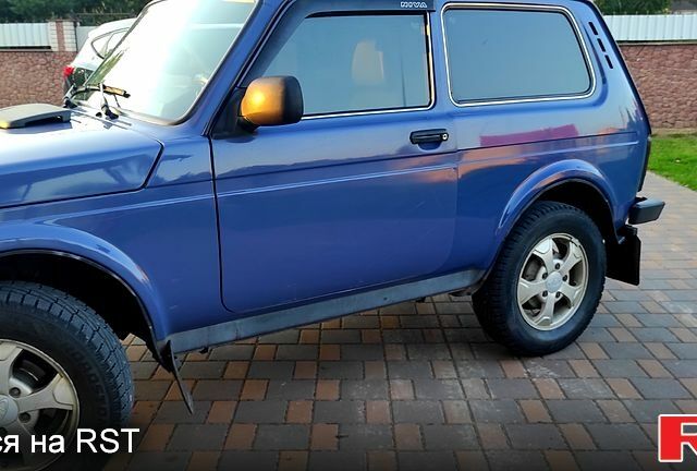 Синий ВАЗ Нива, объемом двигателя 1.7 л и пробегом 117 тыс. км за 6200 $, фото 4 на Automoto.ua