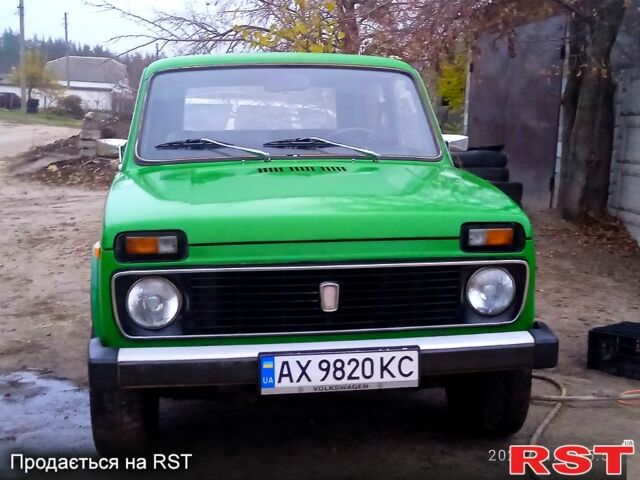 Зеленый ВАЗ Нива, объемом двигателя 1.6 л и пробегом 118 тыс. км за 1350 $, фото 4 на Automoto.ua