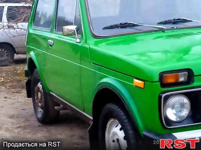 Зеленый ВАЗ Нива, объемом двигателя 1.6 л и пробегом 118 тыс. км за 1350 $, фото 3 на Automoto.ua