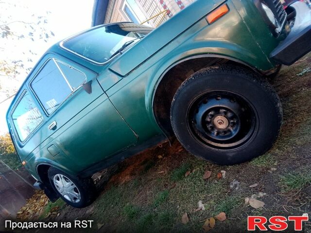 Зеленый ВАЗ Нива, объемом двигателя 1.5 л и пробегом 198 тыс. км за 1150 $, фото 3 на Automoto.ua