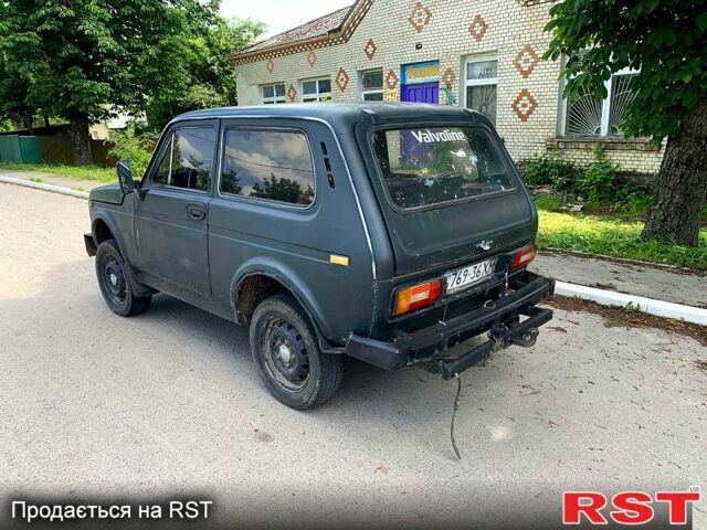 Зеленый ВАЗ Нива, объемом двигателя 1.7 л и пробегом 100 тыс. км за 1000 $, фото 1 на Automoto.ua