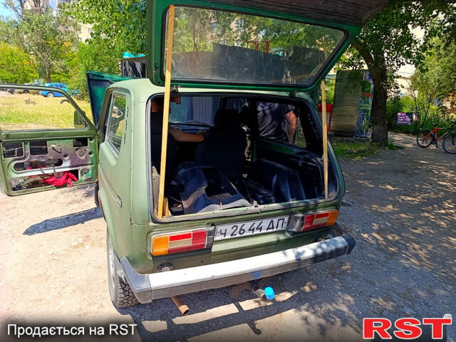 Зелений ВАЗ Нива, об'ємом двигуна 1.3 л та пробігом 0 тис. км за 750 $, фото 2 на Automoto.ua