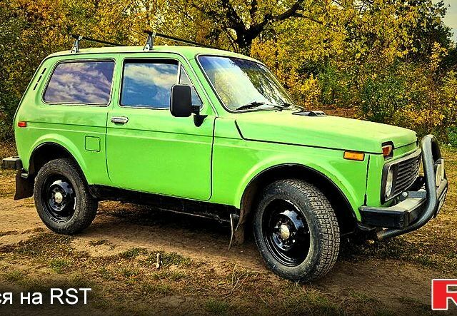 Зеленый ВАЗ Нива, объемом двигателя 1.6 л и пробегом 0 тыс. км за 2100 $, фото 2 на Automoto.ua