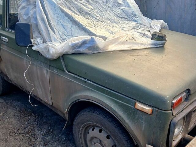 Зеленый ВАЗ Нива, объемом двигателя 1.6 л и пробегом 0 тыс. км за 900 $, фото 4 на Automoto.ua