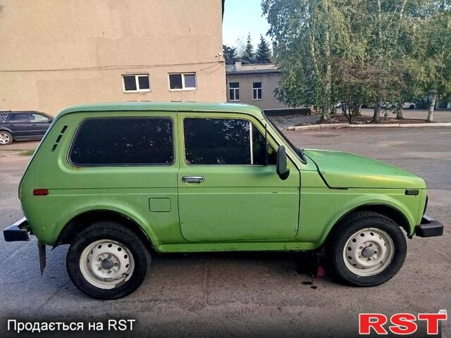 Зеленый ВАЗ Нива, объемом двигателя 1.6 л и пробегом 70 тыс. км за 2000 $, фото 2 на Automoto.ua