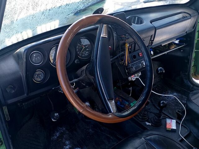 Зеленый ВАЗ Нива, объемом двигателя 16 л и пробегом 250 тыс. км за 1910 $, фото 4 на Automoto.ua