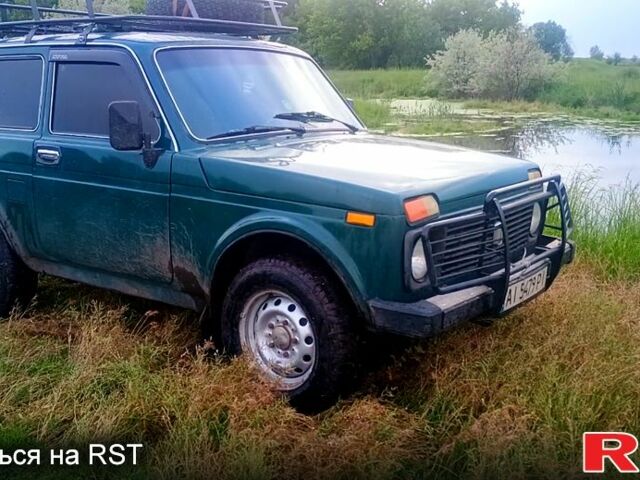 Зеленый ВАЗ Нива, объемом двигателя 1.6 л и пробегом 230 тыс. км за 2800 $, фото 1 на Automoto.ua