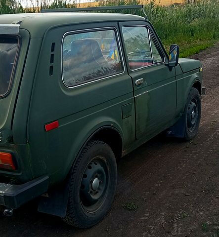 Зеленый ВАЗ Нива, объемом двигателя 1.5 л и пробегом 0 тыс. км за 2250 $, фото 2 на Automoto.ua