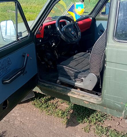Зеленый ВАЗ Нива, объемом двигателя 1.5 л и пробегом 0 тыс. км за 2250 $, фото 5 на Automoto.ua