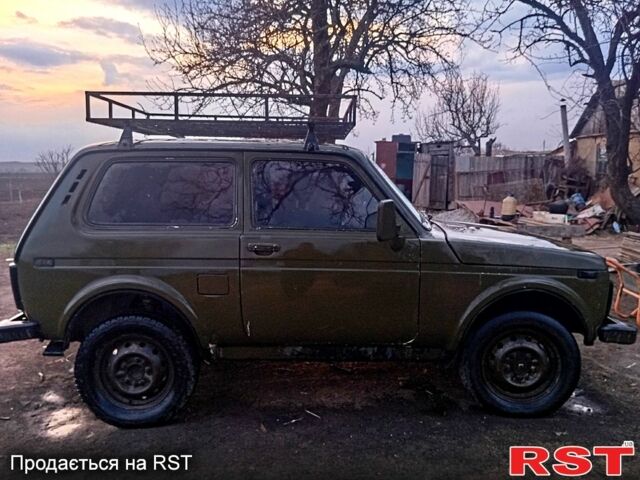 Зеленый ВАЗ Нива, объемом двигателя 1.6 л и пробегом 0 тыс. км за 2000 $, фото 4 на Automoto.ua
