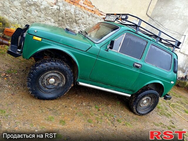 Зеленый ВАЗ Нива, объемом двигателя 1.6 л и пробегом 1 тыс. км за 2400 $, фото 2 на Automoto.ua