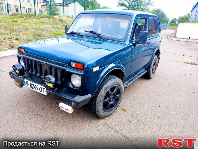 Зеленый ВАЗ Нива, объемом двигателя 1.6 л и пробегом 150 тыс. км за 1600 $, фото 5 на Automoto.ua