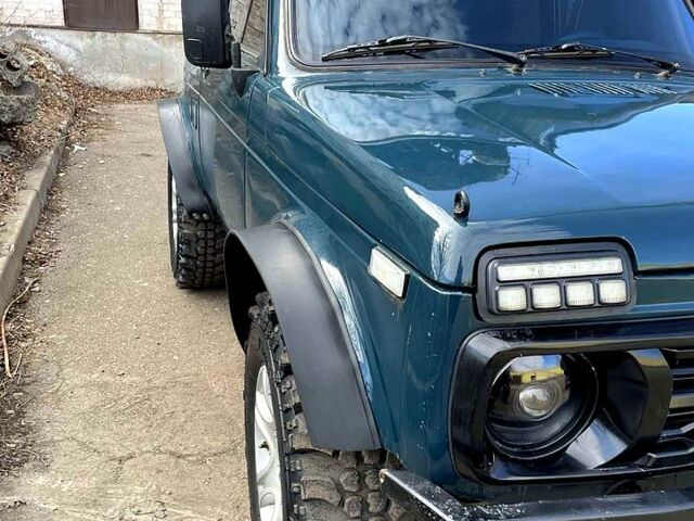 Зеленый ВАЗ Нива, объемом двигателя 1.6 л и пробегом 111 тыс. км за 3300 $, фото 2 на Automoto.ua