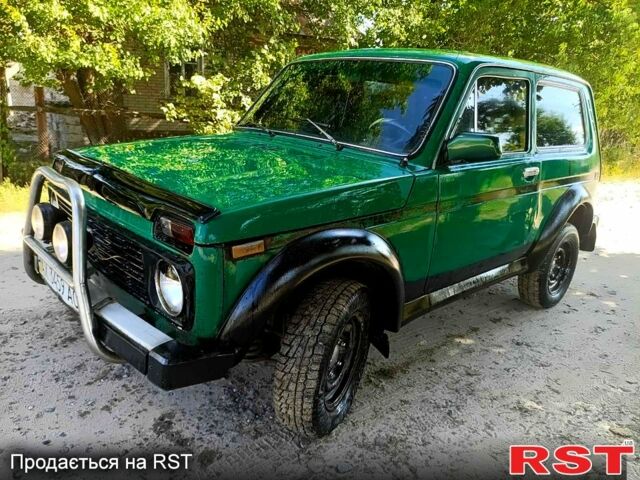 Зелений ВАЗ Нива, об'ємом двигуна 1.7 л та пробігом 300 тис. км за 1499 $, фото 8 на Automoto.ua