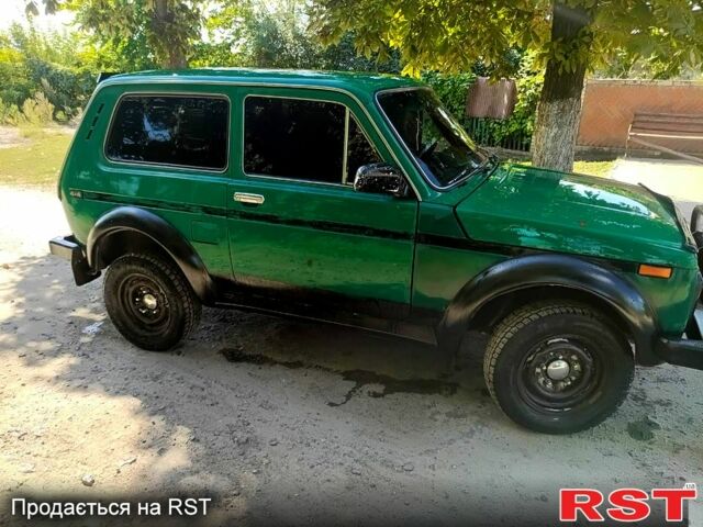 Зелений ВАЗ Нива, об'ємом двигуна 1.7 л та пробігом 300 тис. км за 1499 $, фото 2 на Automoto.ua