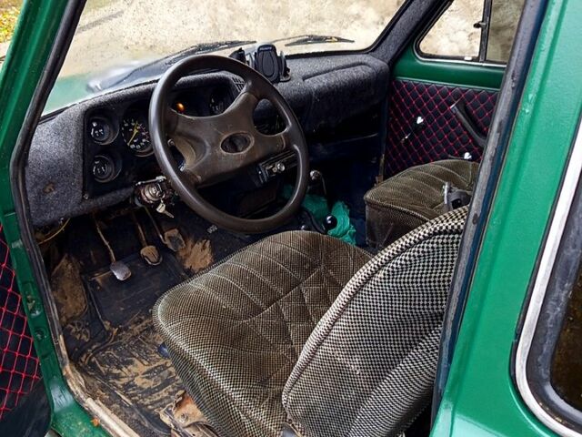Зеленый ВАЗ Нива, объемом двигателя 1.6 л и пробегом 1 тыс. км за 2400 $, фото 4 на Automoto.ua