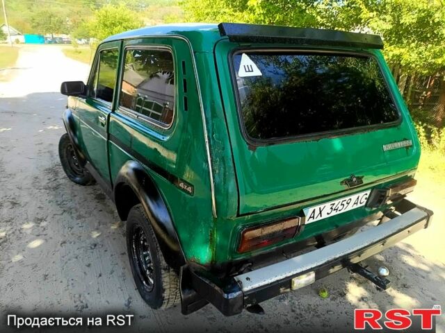 Зелений ВАЗ Нива, об'ємом двигуна 1.7 л та пробігом 300 тис. км за 1499 $, фото 3 на Automoto.ua