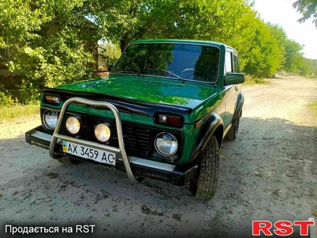 Зелений ВАЗ Нива, об'ємом двигуна 1.7 л та пробігом 300 тис. км за 1499 $, фото 4 на Automoto.ua