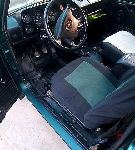 Зеленый ВАЗ Нива, объемом двигателя 1.6 л и пробегом 50 тыс. км за 3500 $, фото 6 на Automoto.ua