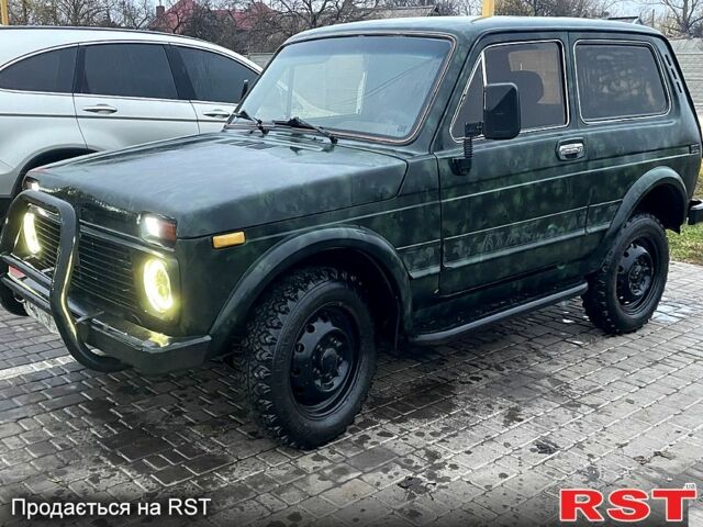 Зеленый ВАЗ Нива, объемом двигателя 1.6 л и пробегом 111 тыс. км за 1200 $, фото 5 на Automoto.ua
