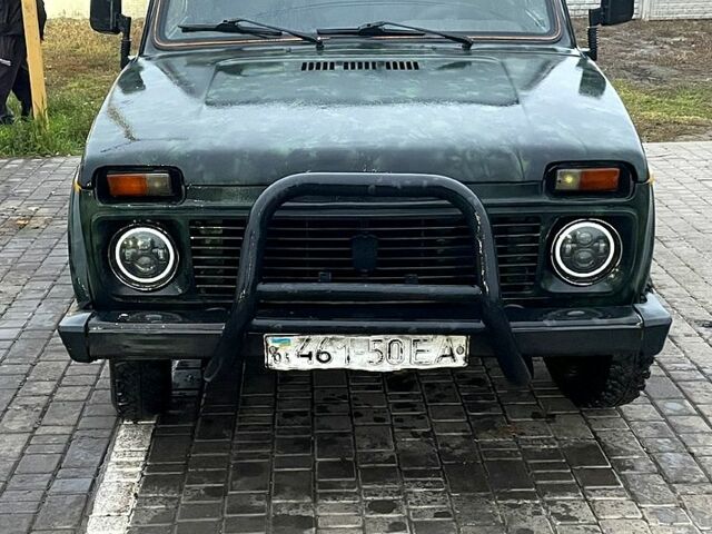 Зеленый ВАЗ Нива, объемом двигателя 1.6 л и пробегом 111 тыс. км за 1200 $, фото 6 на Automoto.ua