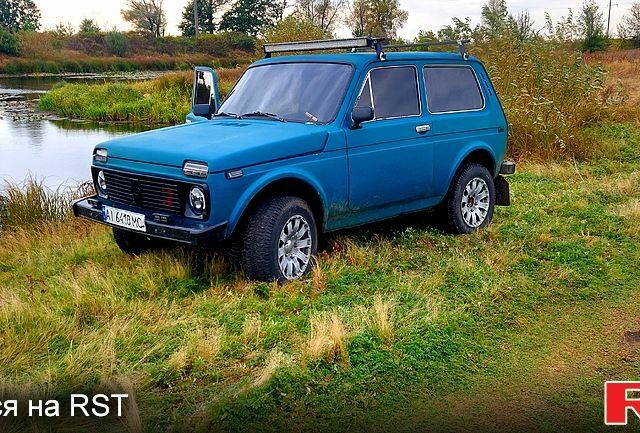 Зеленый ВАЗ Нива, объемом двигателя 1.6 л и пробегом 55 тыс. км за 2770 $, фото 2 на Automoto.ua
