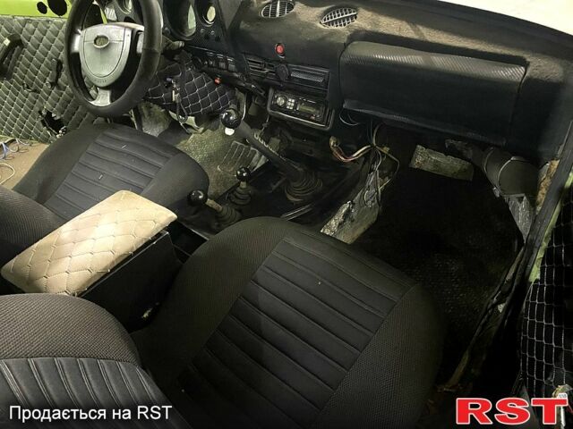 Зеленый ВАЗ Нива, объемом двигателя 1.6 л и пробегом 111 тыс. км за 1200 $, фото 7 на Automoto.ua