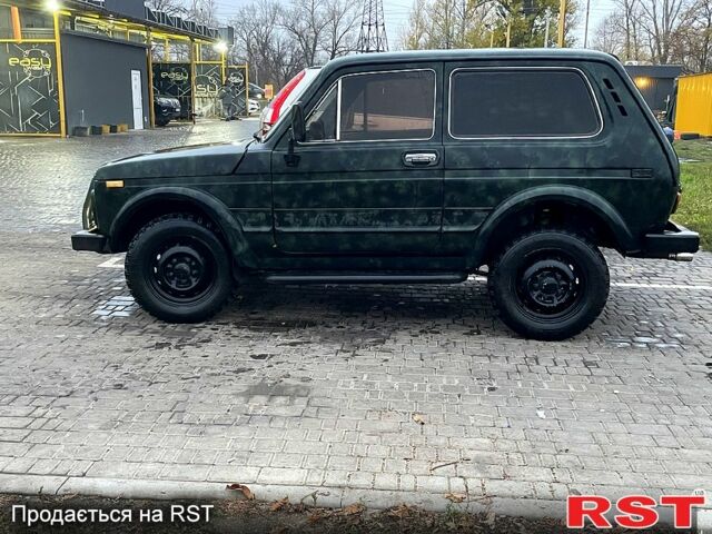 Зеленый ВАЗ Нива, объемом двигателя 1.6 л и пробегом 111 тыс. км за 1200 $, фото 4 на Automoto.ua
