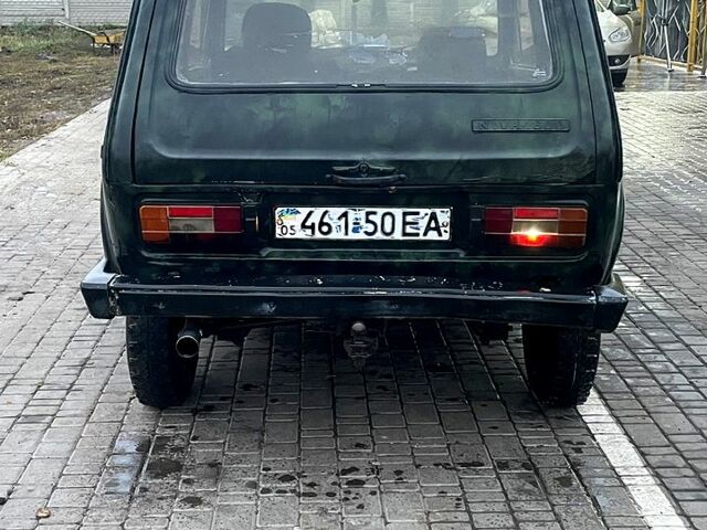 Зеленый ВАЗ Нива, объемом двигателя 1.6 л и пробегом 111 тыс. км за 1200 $, фото 3 на Automoto.ua