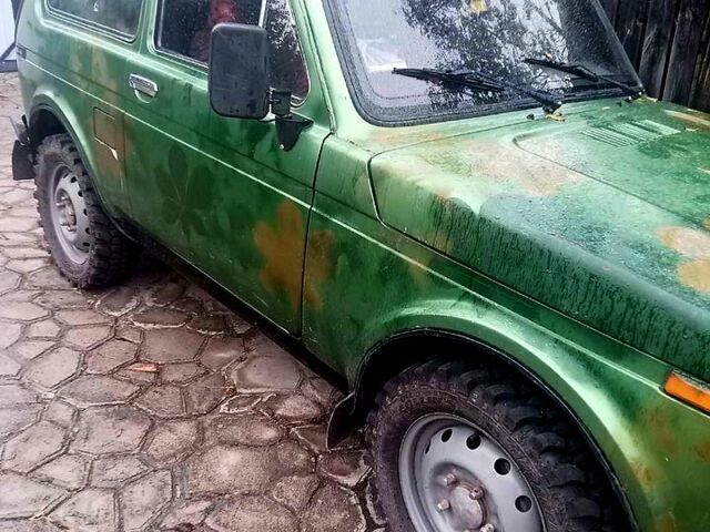 Зеленый ВАЗ Нива, объемом двигателя 1.7 л и пробегом 241 тыс. км за 2000 $, фото 1 на Automoto.ua