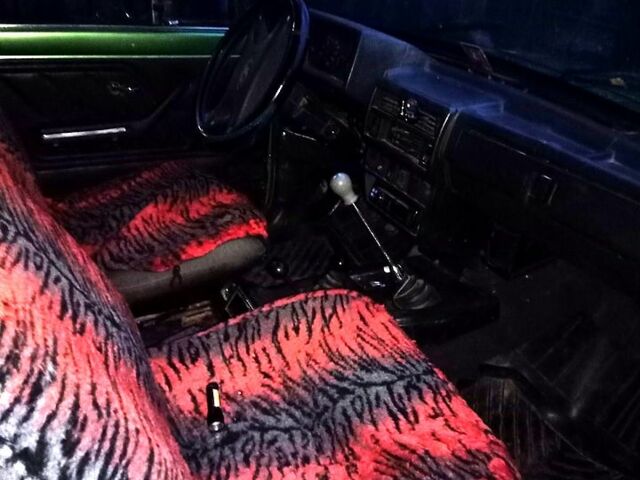 Зеленый ВАЗ Нива, объемом двигателя 1.7 л и пробегом 241 тыс. км за 2000 $, фото 5 на Automoto.ua