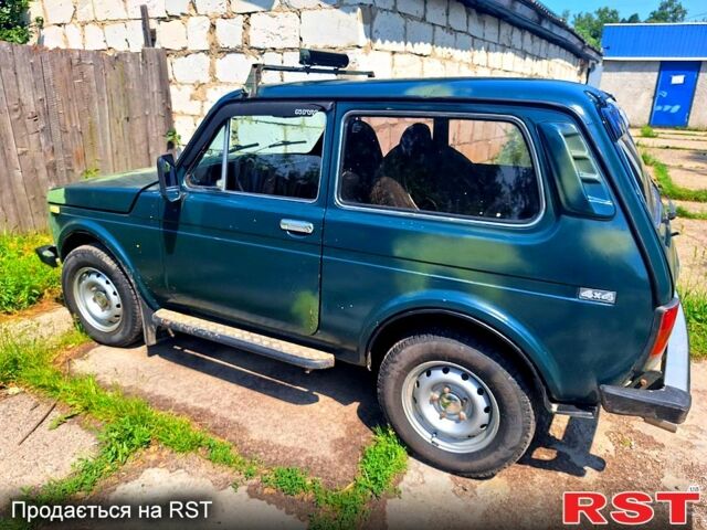 Зелений ВАЗ Нива, об'ємом двигуна 1.7 л та пробігом 250 тис. км за 2000 $, фото 2 на Automoto.ua