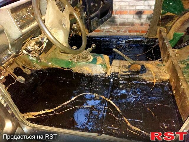Зеленый ВАЗ Нива, объемом двигателя 1.7 л и пробегом 275 тыс. км за 1500 $, фото 13 на Automoto.ua