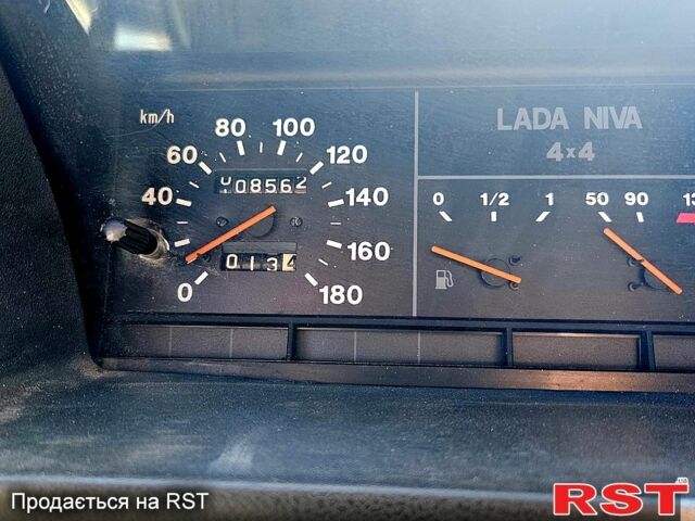 Зеленый ВАЗ Нива, объемом двигателя 1.7 л и пробегом 108 тыс. км за 3000 $, фото 2 на Automoto.ua