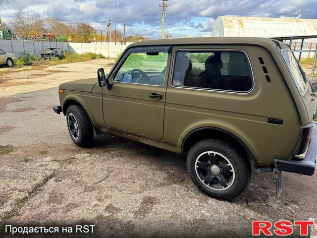 Зеленый ВАЗ Нива, объемом двигателя 1.7 л и пробегом 0 тыс. км за 2800 $, фото 4 на Automoto.ua