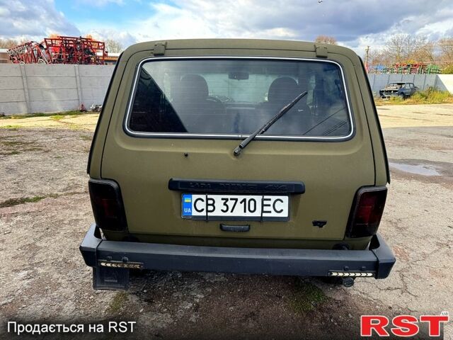 Зеленый ВАЗ Нива, объемом двигателя 1.7 л и пробегом 0 тыс. км за 2800 $, фото 3 на Automoto.ua
