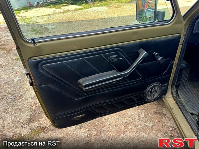 Зеленый ВАЗ Нива, объемом двигателя 1.7 л и пробегом 0 тыс. км за 2800 $, фото 5 на Automoto.ua