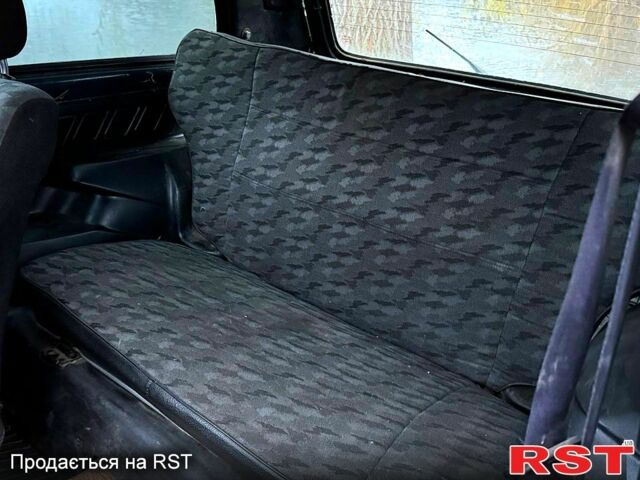 Зелений ВАЗ Нива, об'ємом двигуна 1.7 л та пробігом 300 тис. км за 1500 $, фото 7 на Automoto.ua