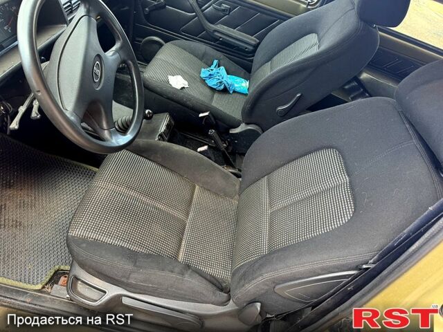 Зеленый ВАЗ Нива, объемом двигателя 1.7 л и пробегом 0 тыс. км за 2800 $, фото 6 на Automoto.ua