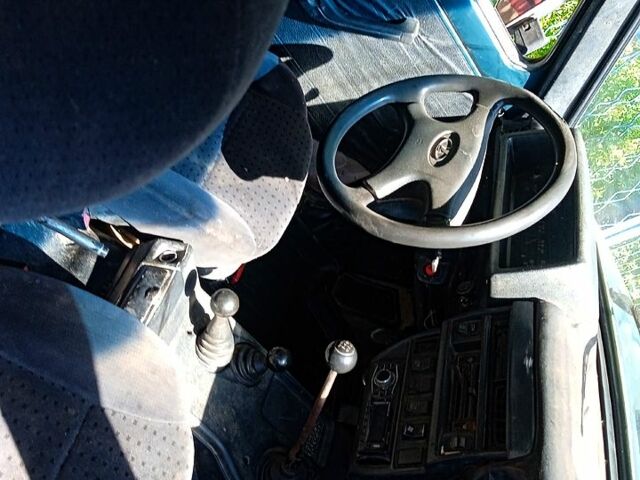 ВАЗ Нива 2002 у Бару на Automoto.ua Зелений ВАЗ Нива, об'ємом двигуна 1.7 л та пробігом 120 тис. км за 1800 $, фото 1 на Automoto.ua