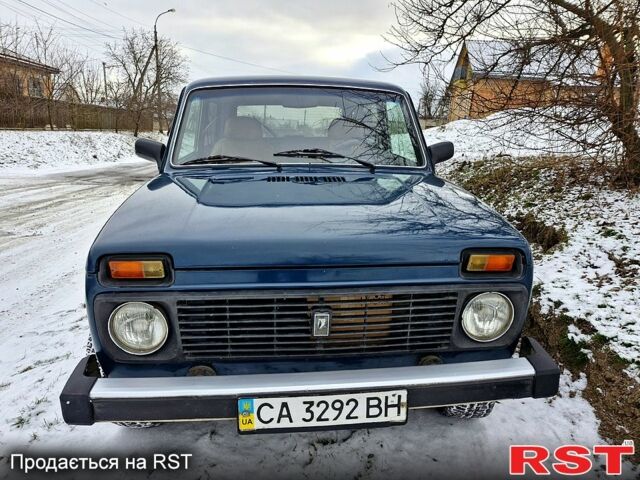 Зеленый ВАЗ Нива, объемом двигателя 1.6 л и пробегом 270 тыс. км за 2500 $, фото 1 на Automoto.ua
